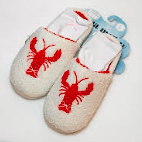 🆕- Luna Mellow Luxe Lobster Slippers with 2 Pairs of Socks - Picture 6 of 7